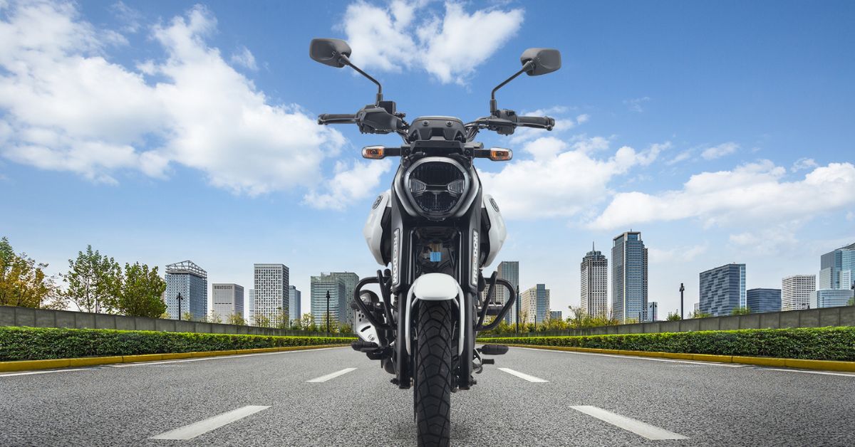 Bajaj Freedom 125 CNG: बजाज ने लांच की दुनिया की पहली CNG बाइक, जानिए स्पेसिफिकेशन्स, फ़ीचर्स, माइलेज कीमत